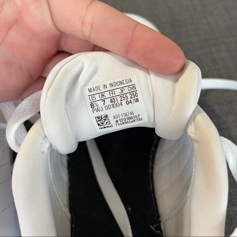 ADIDAS sneakers! - Picture 5 of 6